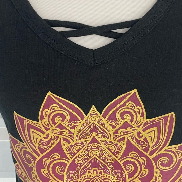 Sz Md Black Serenity Criss Cross V-Neck Top w/ Maroon & Good Lotus 🙏🏼✨ - Picture 4 of 7